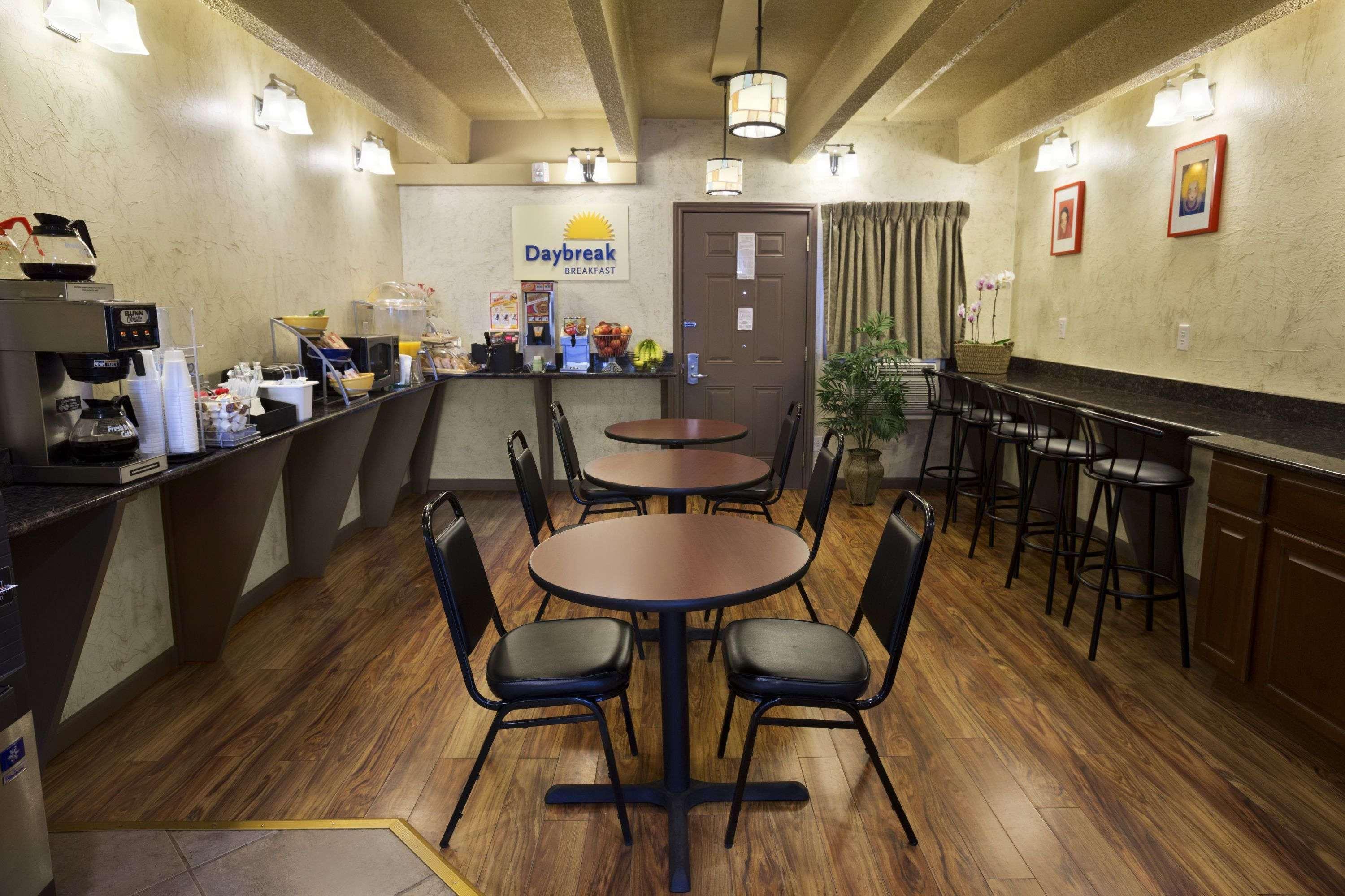 Days Inn By Wyndham Denver Downtown Εξωτερικό φωτογραφία